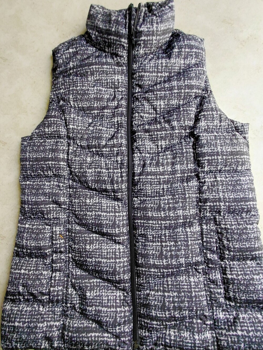Lands' End Quilted Sleeveless Vest in Black and White Pattern Sz Small Tall
